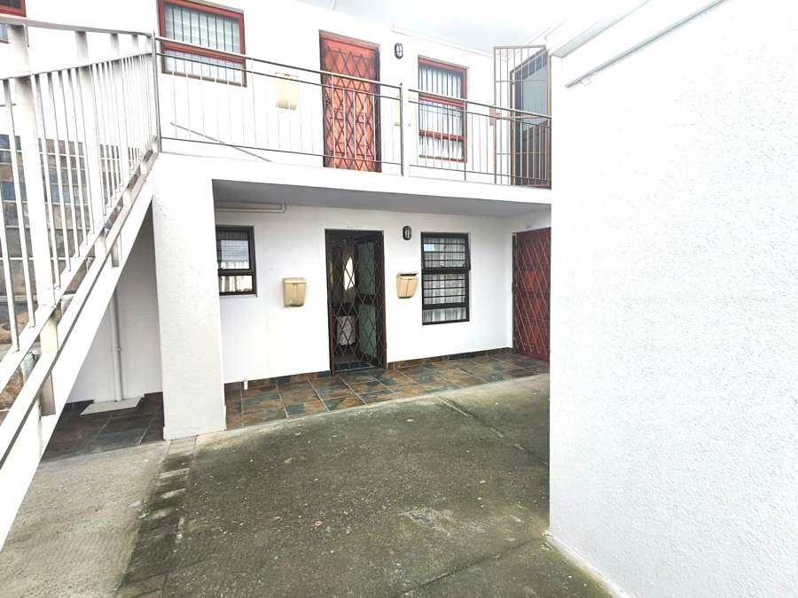 2 Bedroom Property for Sale in Gordons Bay Central Western Cape